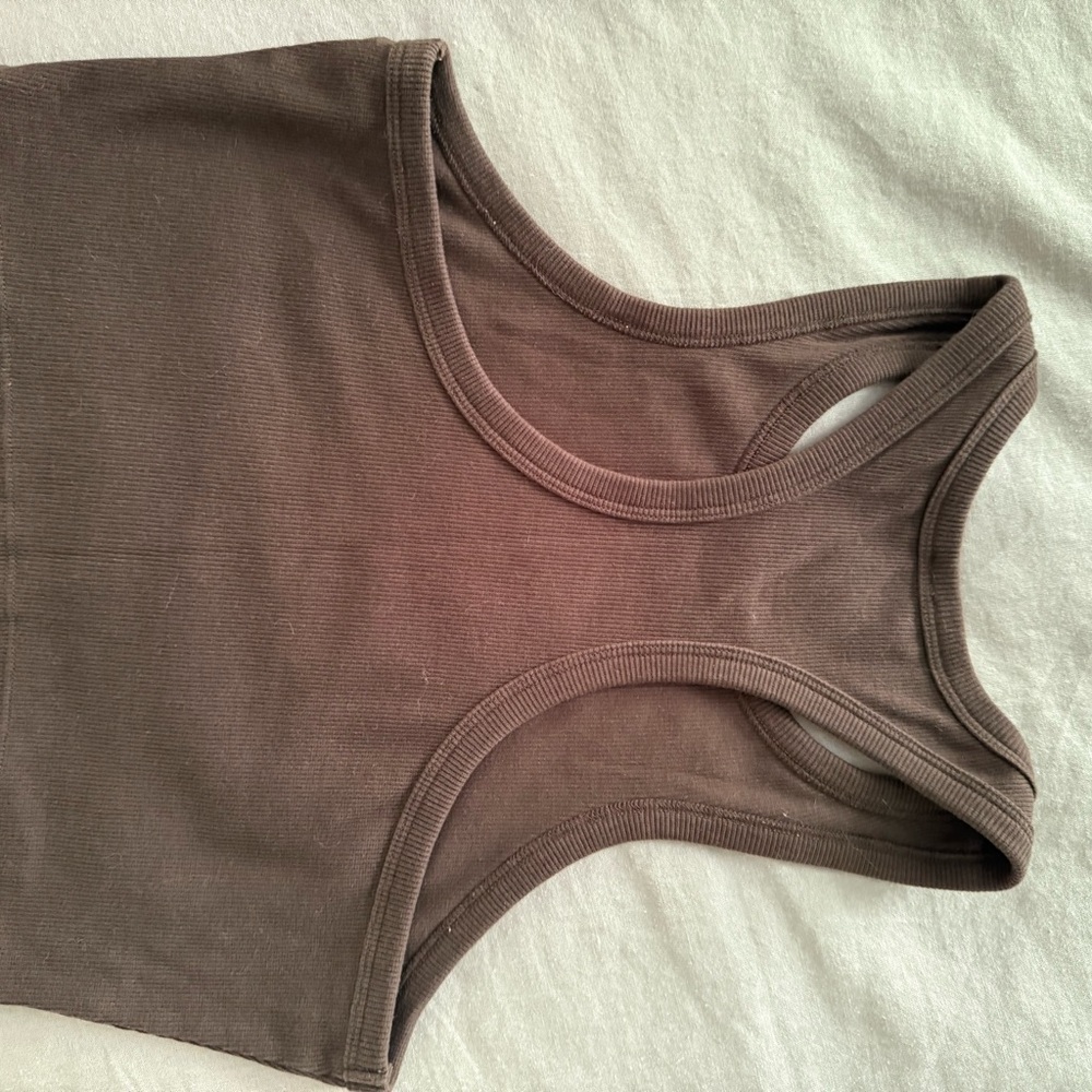 ALO Yoga Aspire Brown Tank Top - Picture 4 of 5